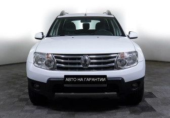 Подержанный автомобиль Renault Duster 2012 года (2 фото)