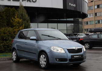 Подержанный автомобиль Skoda Fabia Hatchback 2008 года (2 фото)