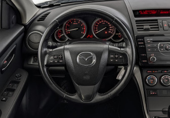 Подержанный автомобиль Mazda 6 Liftback 2012 года (21 фото)