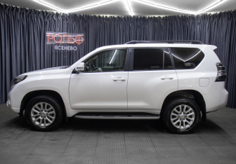 Подержанный автомобиль Toyota Land Cruiser Prado 2014 года (7 фото)