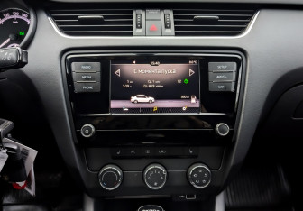 Подержанный автомобиль Skoda Octavia Liftback 2018 года (14 фото)