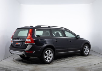 Подержанный автомобиль Volvo XC70 2014 года (5 фото)
