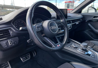 Подержанный автомобиль Audi A4 Sedan 2016 года (13 фото)
