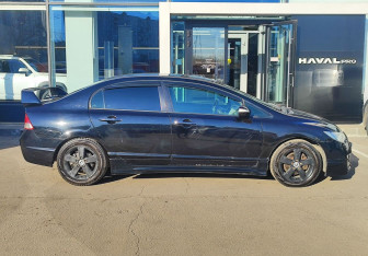 Подержанный автомобиль Honda Civic Sedan 2008 года (4 фото)