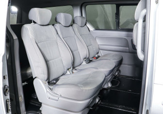 Подержанный автомобиль Hyundai Grand Starex 2009 года (18 фото)