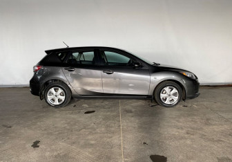 Подержанный автомобиль Mazda 3 Hatchback 2013 года (7 фото)