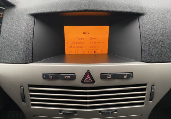 Подержанный автомобиль Opel Astra Sedan 2008 года (15 фото)