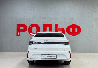 Подержанный автомобиль BAIC U5 Plus 2023 года (6 фото)