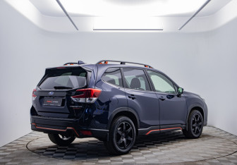 Подержанный автомобиль Subaru Forester Suv 2020 года (5 фото)