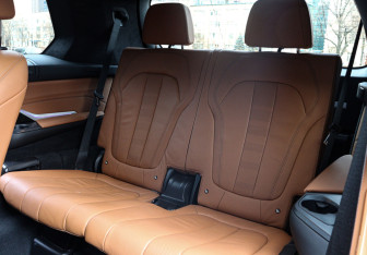 Подержанный автомобиль BMW X7 2022 года (12 фото)