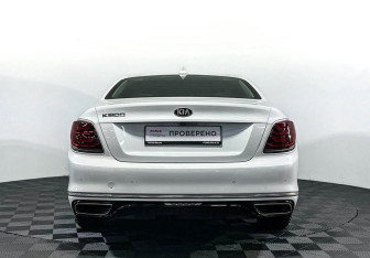 Подержанный автомобиль Kia K900 2019 года (6 фото)