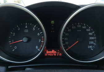 Подержанный автомобиль Mazda 3 Sedan 2011 года (22 фото)