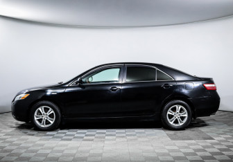Подержанный автомобиль Toyota Camry Sedan 2008 года (8 фото)