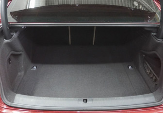 Подержанный автомобиль Audi A4 Sedan 2019 года (9 фото)