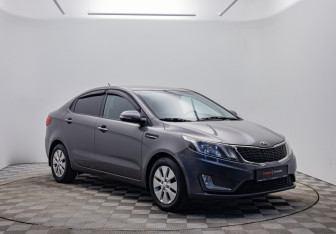 Подержанный автомобиль Kia Rio Sedan 2013 года (3 фото)