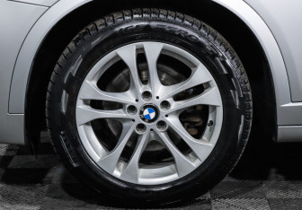 Подержанный автомобиль BMW X4 2015 года (15 фото)