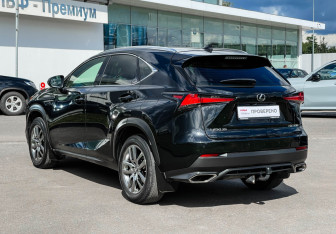 Подержанный автомобиль Lexus NX 2018 года (7 фото)