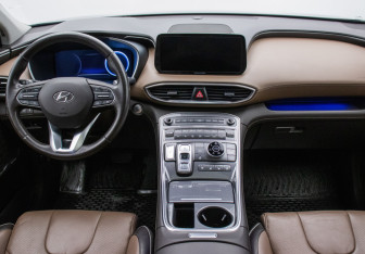 Подержанный автомобиль Hyundai Santa Fe 2021 года (12 фото)