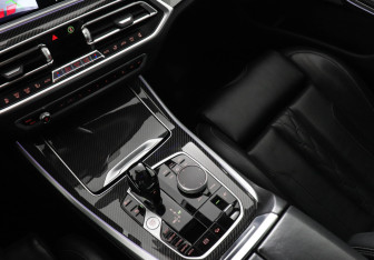 Подержанный автомобиль BMW X5 2020 года (18 фото)