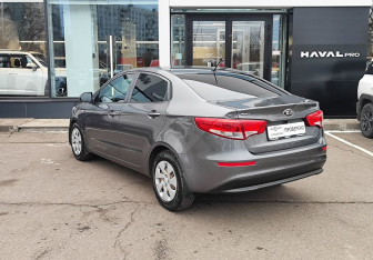 Подержанный автомобиль Kia Rio Sedan 2015 года (7 фото)