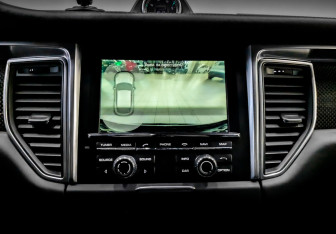 Подержанный автомобиль Porsche Macan 2015 года (29 фото)