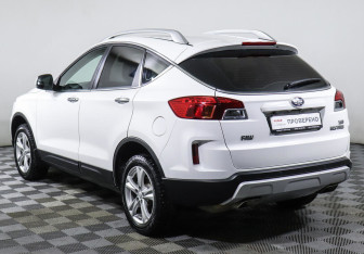 Подержанный автомобиль FAW Besturn X80 2017 года (6 фото)