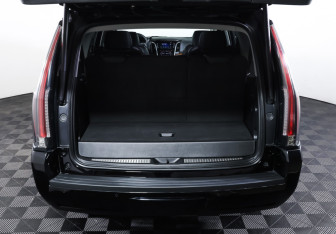 Подержанный автомобиль Cadillac Escalade Suv 2020 года (10 фото)