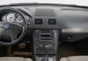 Подержанный автомобиль Volvo XC90 2011 года (15 фото)
