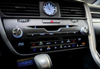 Подержанный автомобиль Lexus RX 2016 года (24 фото)