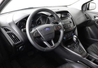 Подержанный автомобиль Ford Focus Sedan 2019 года (7 фото)