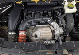 Подержанный автомобиль Peugeot 3008 2014 года (9 фото)