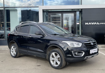 Подержанный автомобиль FAW Besturn X80 2017 года (3 фото)