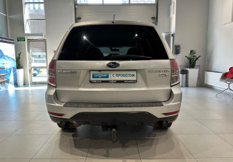 Подержанный автомобиль Subaru Forester Suv 2009 года (5 фото)