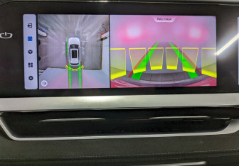 Подержанный автомобиль Geely Monjaro 2024 года (29 фото)