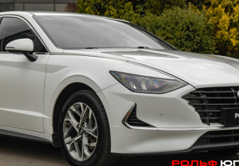 Подержанный автомобиль Hyundai Sonata 2020 года (16 фото)