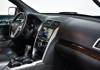 Подержанный автомобиль Ford Explorer 2012 года (8 фото)