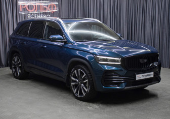 Подержанный автомобиль Geely Monjaro 2023 года (3 фото)