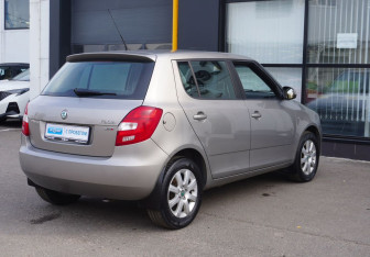Подержанный автомобиль Skoda Fabia Hatchback 2011 года (5 фото)