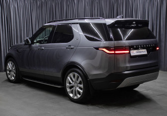 Подержанный автомобиль Land Rover Discovery 2022 года (7 фото)