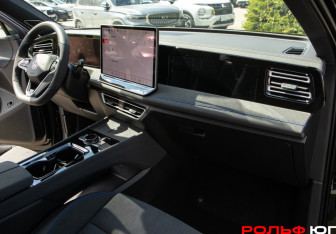 Подержанный автомобиль Volkswagen Tiguan 2026 года (7 фото)