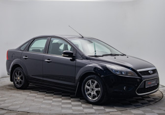 Подержанный автомобиль Ford Focus Sedan 2008 года (7 фото)