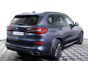 Подержанный автомобиль BMW X5 2019 года (5 фото)