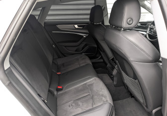 Подержанный автомобиль Audi A7 2022 года (12 фото)