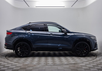 Подержанный автомобиль Geely Tugella 2023 года (6 фото)
