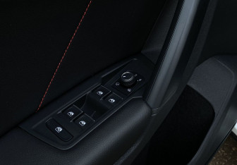 Подержанный автомобиль Volkswagen Tiguan 2022 года (18 фото)