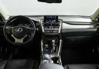 Подержанный автомобиль Lexus NX 2014 года (12 фото)