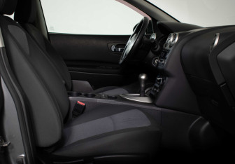 Подержанный автомобиль Nissan Qashqai 2012 года (10 фото)