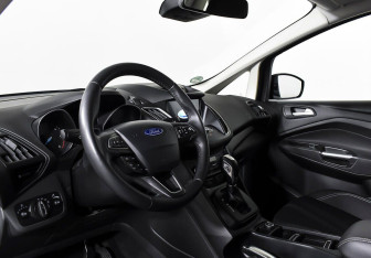 Подержанный автомобиль Ford S-MAX 2019 года (7 фото)