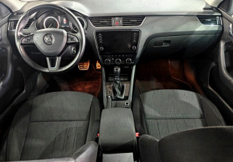 Подержанный автомобиль Skoda Octavia Liftback 2018 года (9 фото)