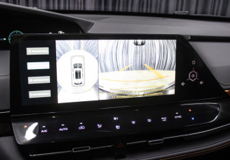 Подержанный автомобиль Changan UNI-K 2023 года (20 фото)